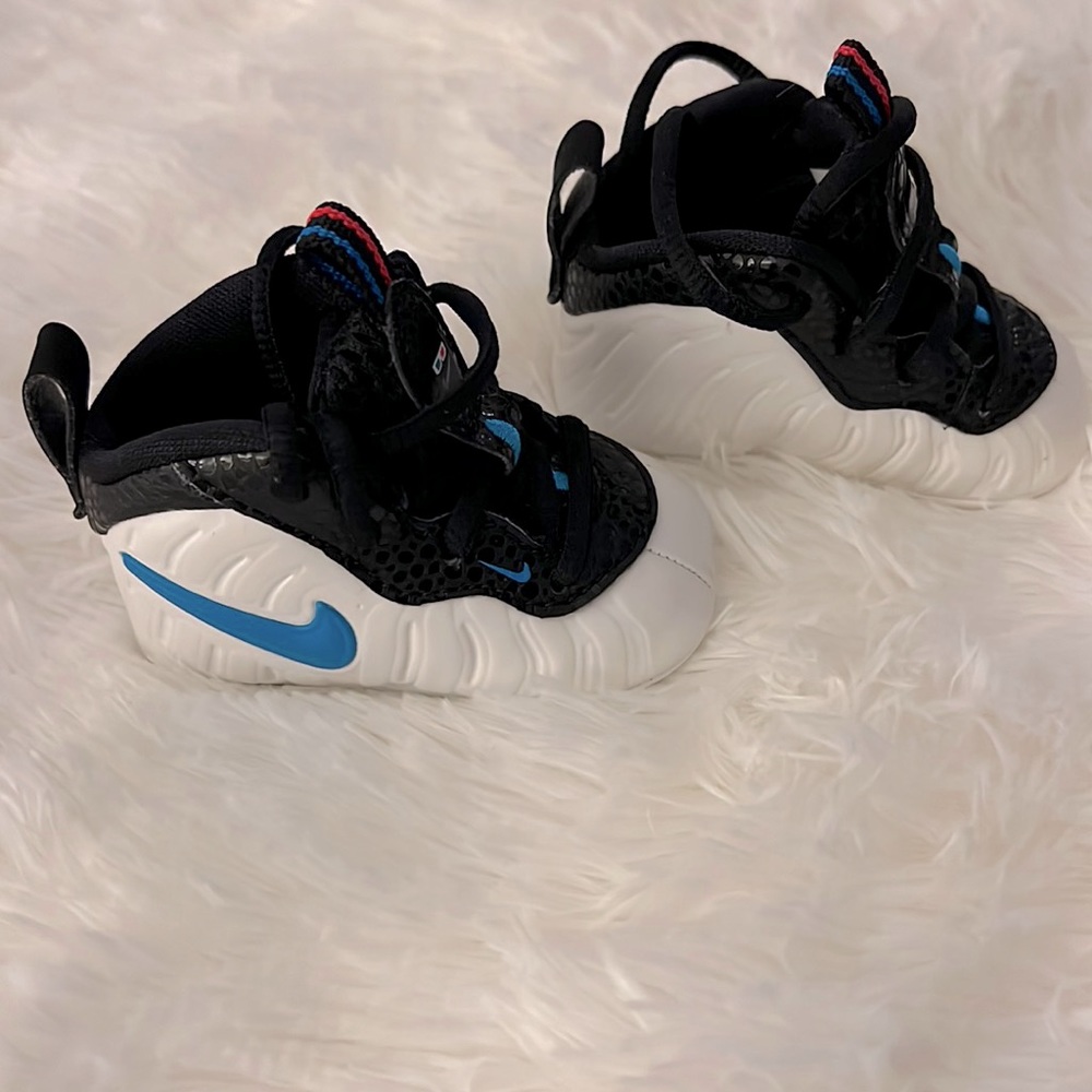 Nike Lil Posite Pro Infant Size 1 Black and White NWOT